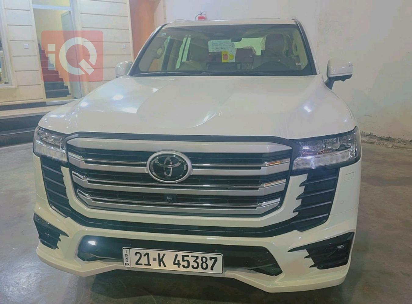 تۆیۆتا لاند کروزەر